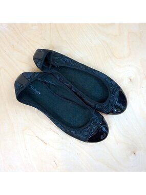 Old Navy Lacy Flats in Black